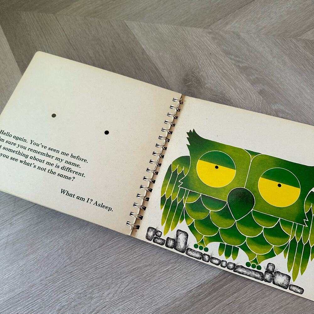 I Am An Owl Spiral Bound Poke & Look Board Book Vintage 1981 - Picture 7 of 12